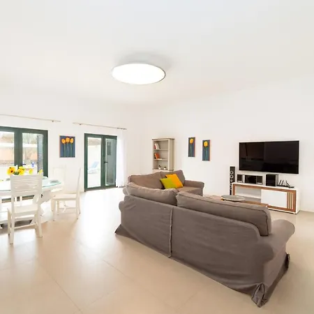 Vila Diamond By *