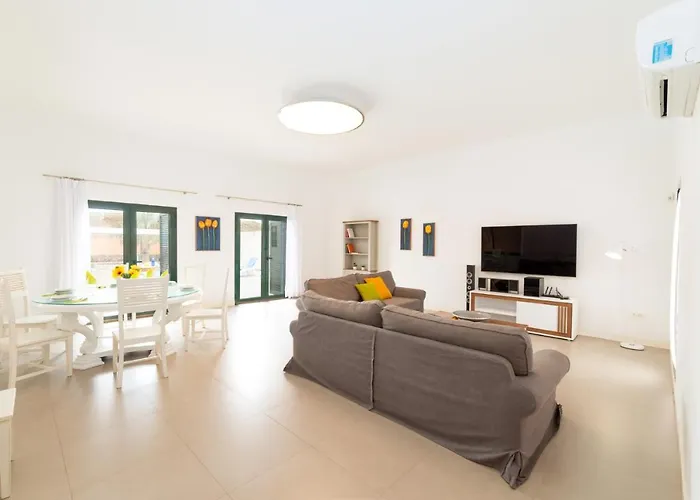 Vila Diamond By *